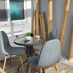 Lefkas & *